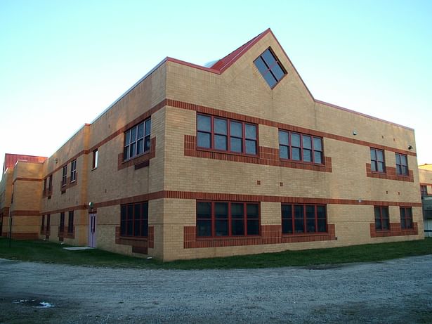 BUILDING ELEVATION - REAR RIGHT SIDE