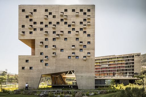 New Huechuraba Campus by Rafael Hevia, Gabriela Manzi, and Rodrigo Duque Motta. Image © Fernando Guerra