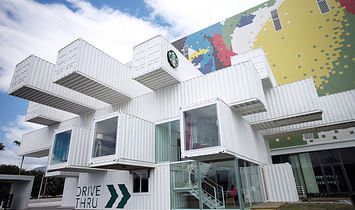 Kengo Kuma recycles 29 shipping containers for this new Starbucks store
