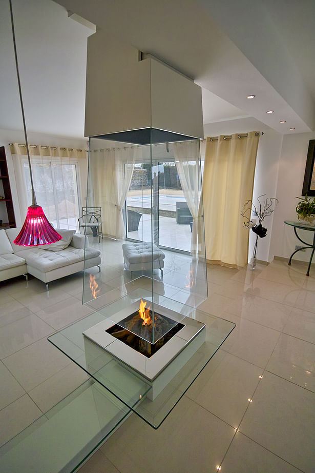 Bloch Design pyramidal free hanging glass fireplace 4