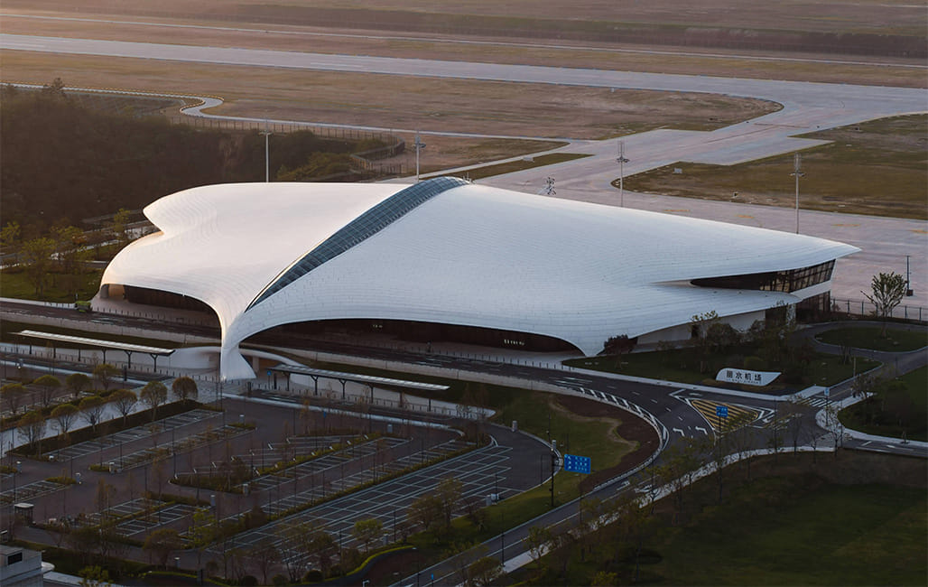 MAD completes airport underneath silver-white aluminium roof in eastern China