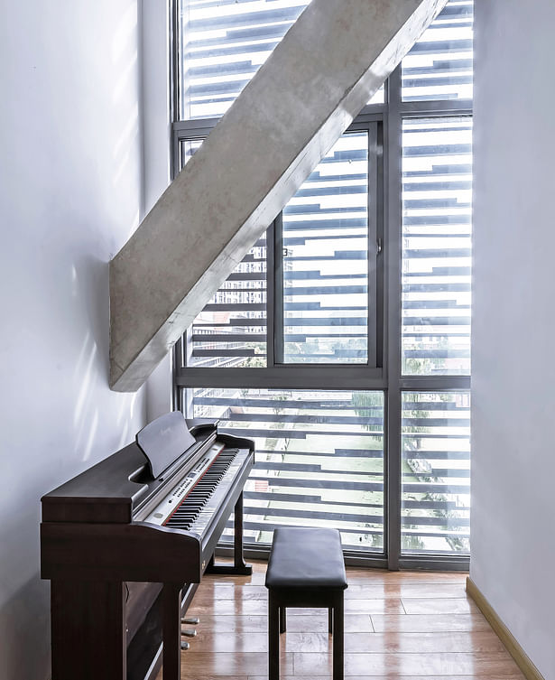 The piano practicing room right above the river. (photo by Yilong Zhao)