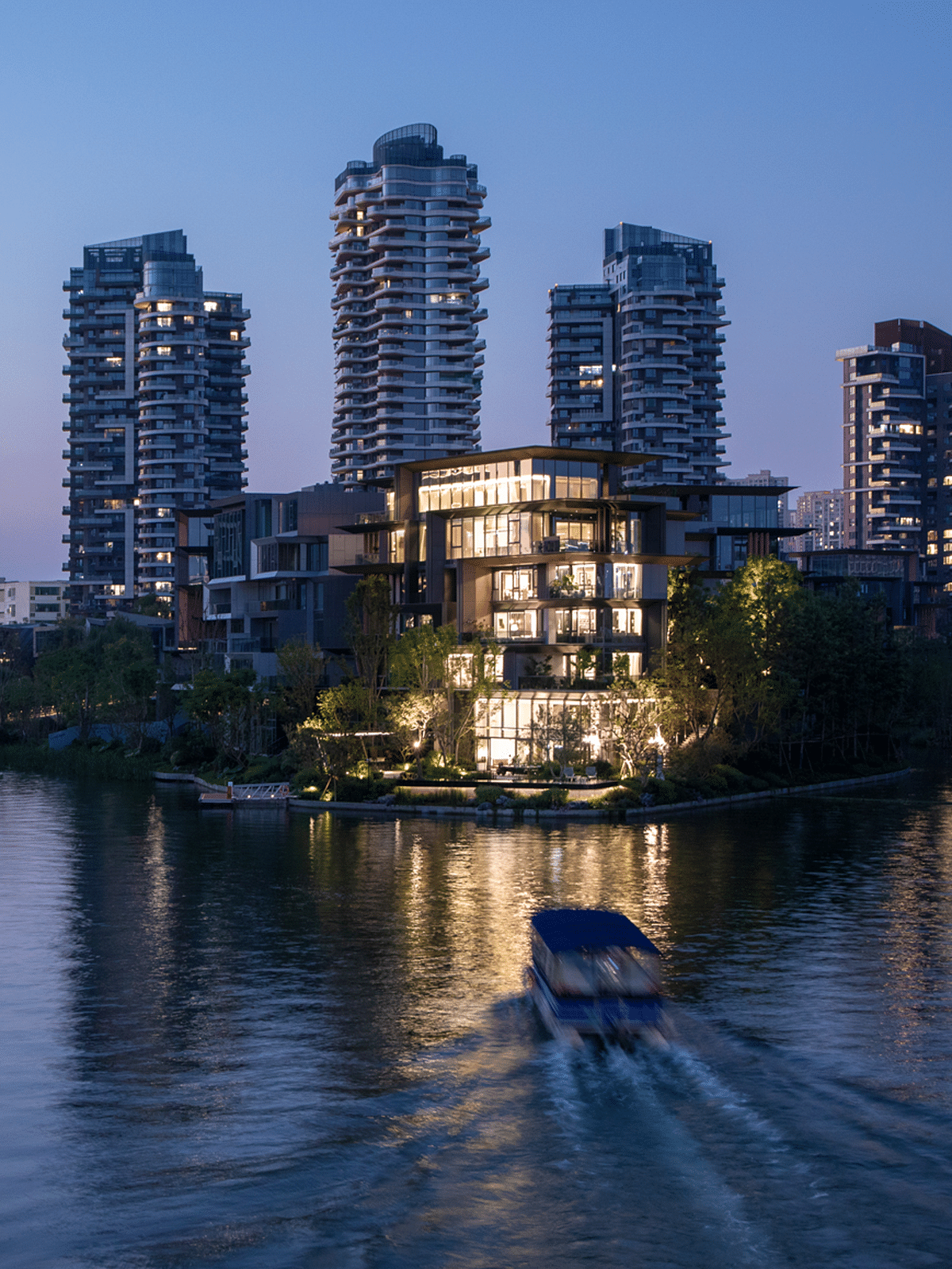 Chengdu Luxelakes Blackstone Island: Vertical Five-Unit Villas by line+