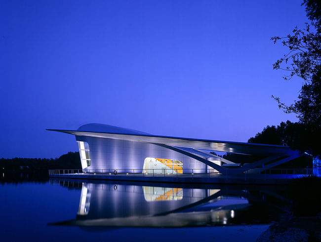 The HydraPier Pavilion by Asymptote Architecture.