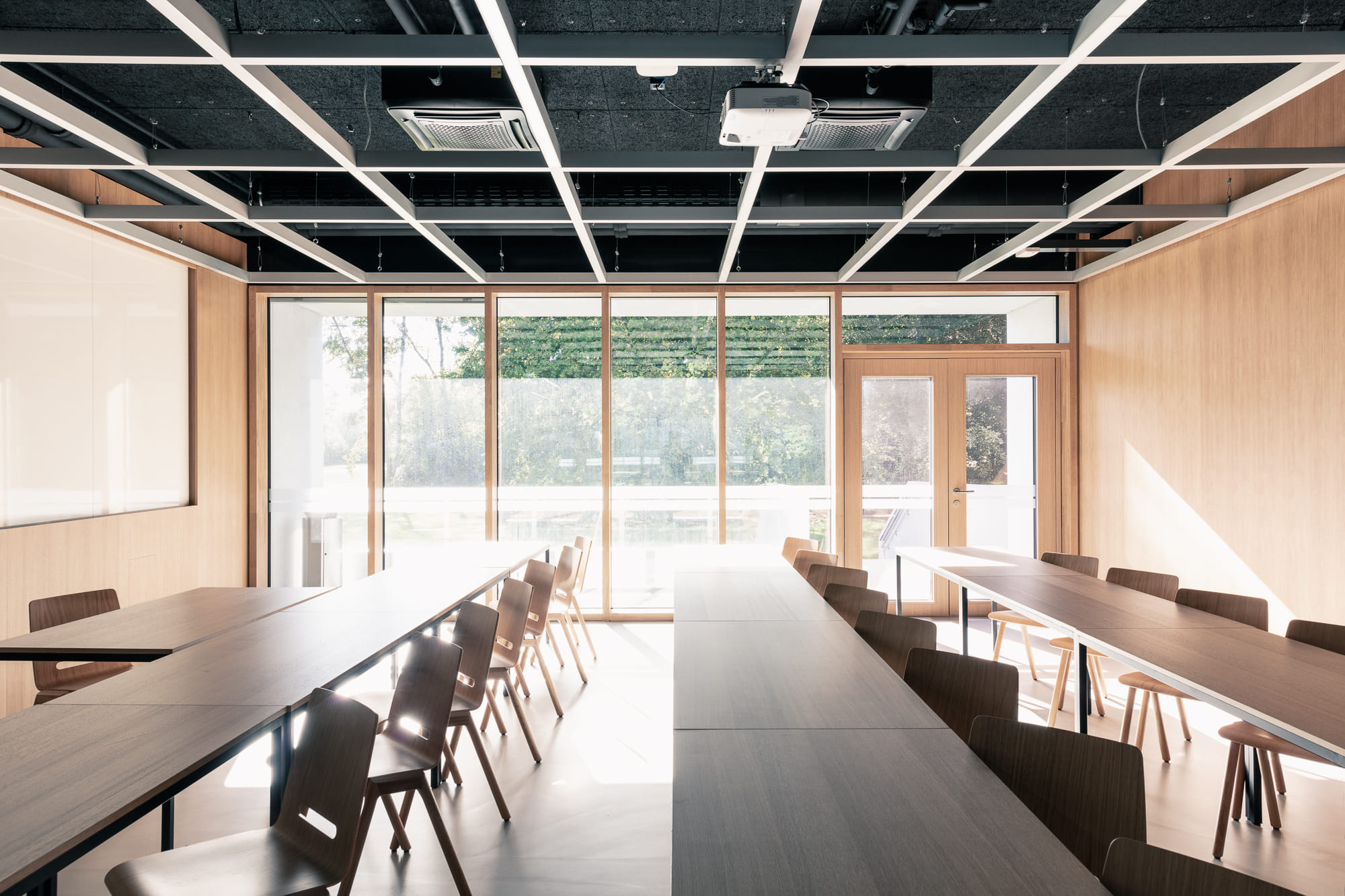 EBS – Electronic Based Systems Center | AllesWirdGut | Archinect