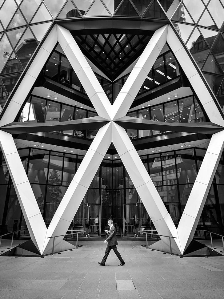 30 St Mary Axe, London. Architect: Norman Foster. © Edward Neumann / EMCN