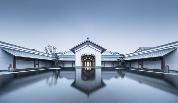 The main entrance courtyard creates an air of serenity and elegance ©YAO Li