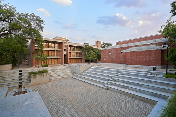 View of the Foundation Centre and the Lecture Hall from the Kund