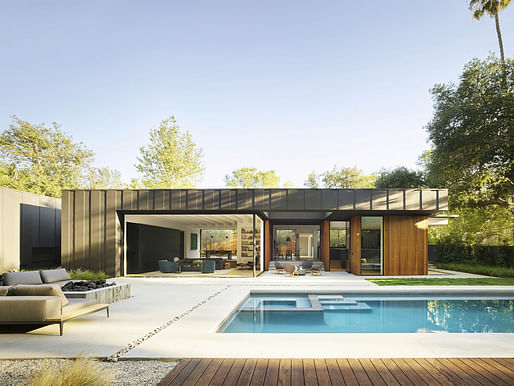 Laurel Hills Residence in Studio City, CA by Assembledge+; Landscape: Fiore Landscape Design; Photo: Matthew Millman