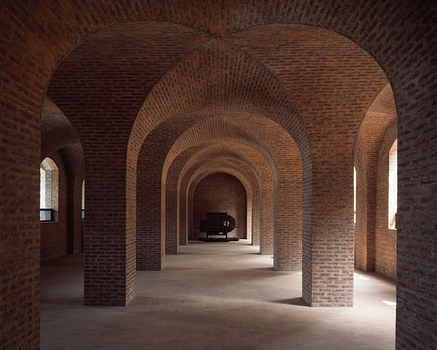 Cross vaults of coffee storage space © Chen Hao