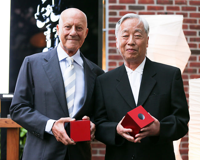 Lord Norman Foster and Hiroshi Sugimoto accept the Isamu Noguchi Award at The Noguchi Museum’s Annual Spring Benefit. Photographer: David X Prutting/BFAnyc.com
