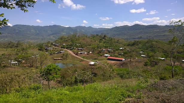 Tierra Nueva Village with school
