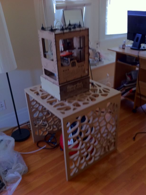 Makerbot with CNC cut Vornoi Mini Table