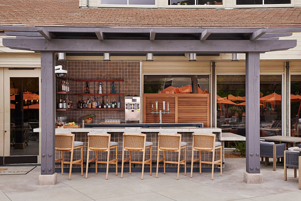 The new pool bar at Carmel Valley Ranch. (photo by Noah Webb)