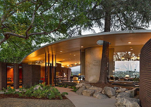 DESIGN AWARD OF EXCELLENCE: Silvertop – View from the backyard through the house. Photo by Tim Street-Porter.