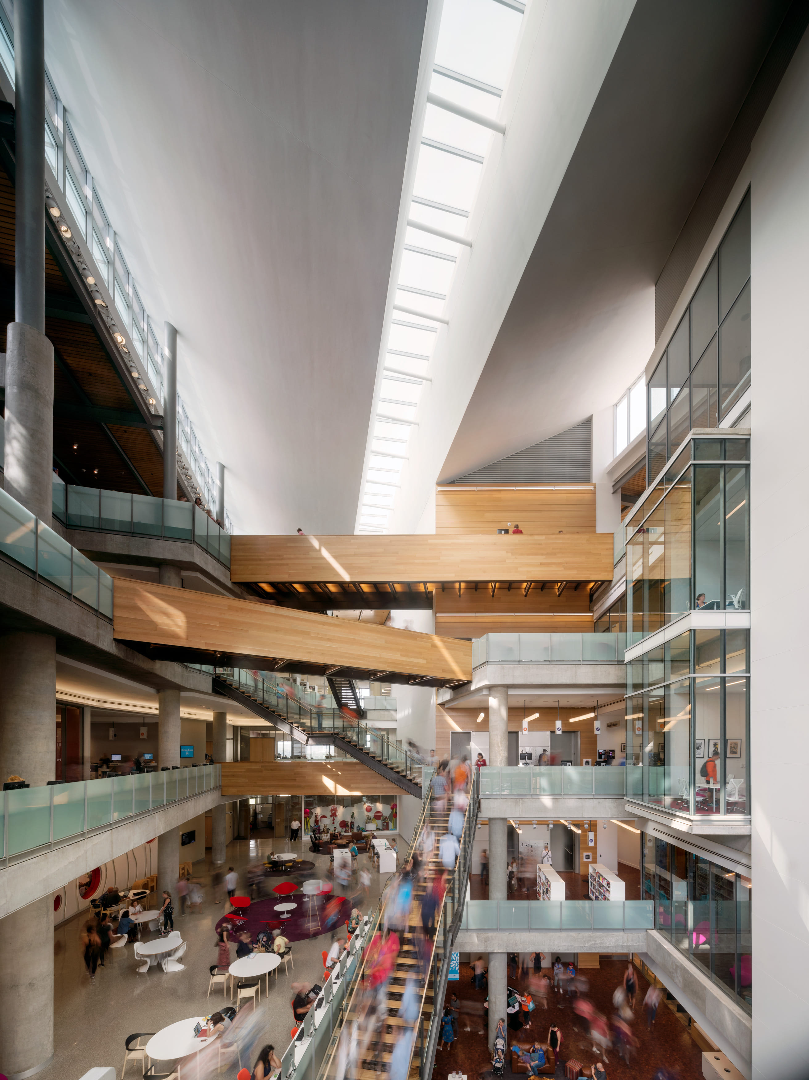Porch, Atrium, Terrace: A Deeper Look At Lake | Flato's Austin