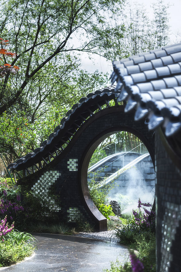 Typical Curved Wall Cloud Alley of Western Sichuan Gardens ©Chengdu Tianfu Greenway Construction Investment Group Co.