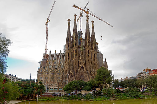 Basilica 'La Sagrada Familia,' image via Flickr.