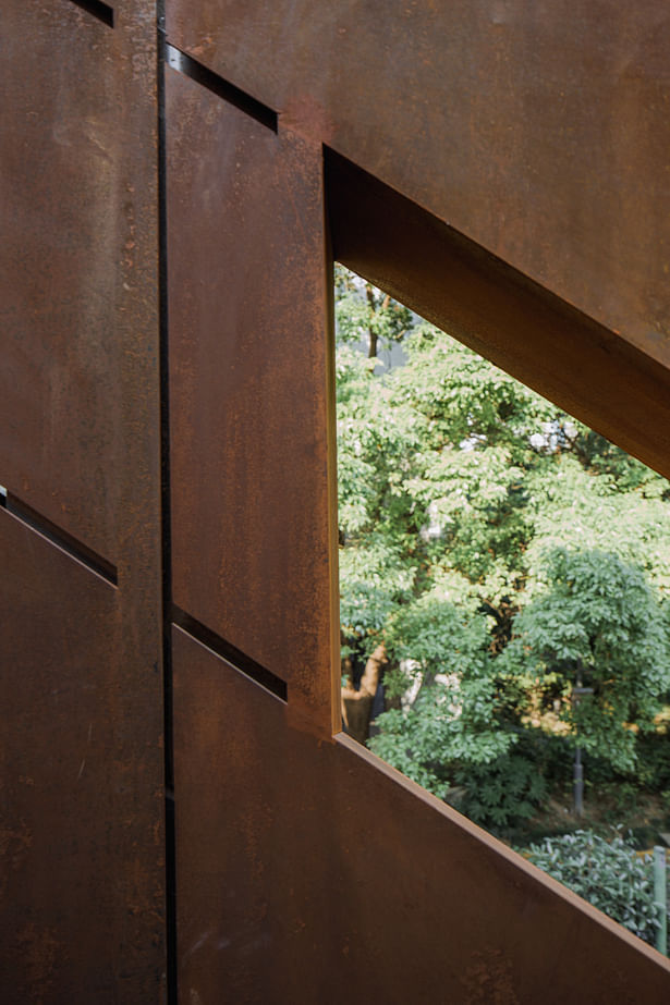Weathering steel material details ©Yang Chen
