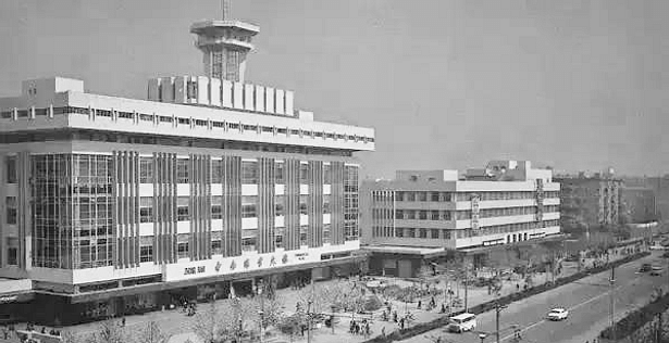  Foreign Language Bookstore in 1980s © Hubei Foreign Language Bookstore