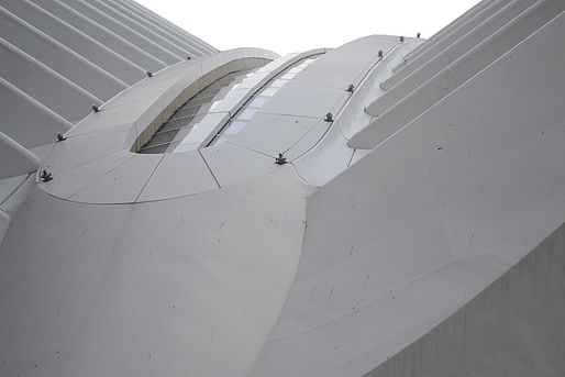 View of the Oculus skylight where the persistent leak is located. Image courtesy of Wikimedia user Opencooper. 