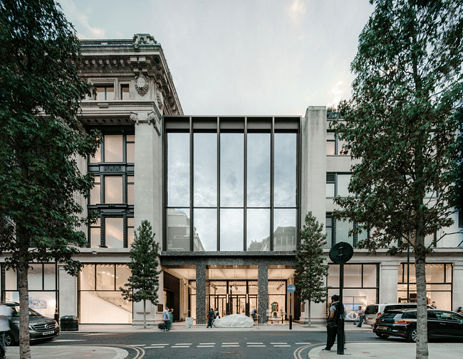 The new Duke Street entrance by David Chipperfield Architects, located in London. © Simon Menges 