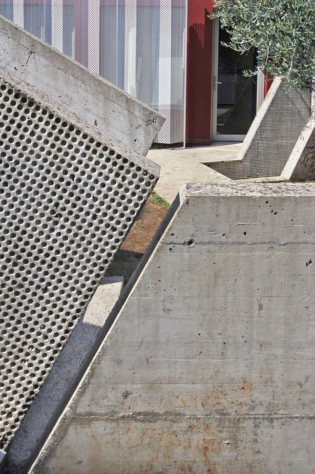 concrete staircase / ph. FPerani