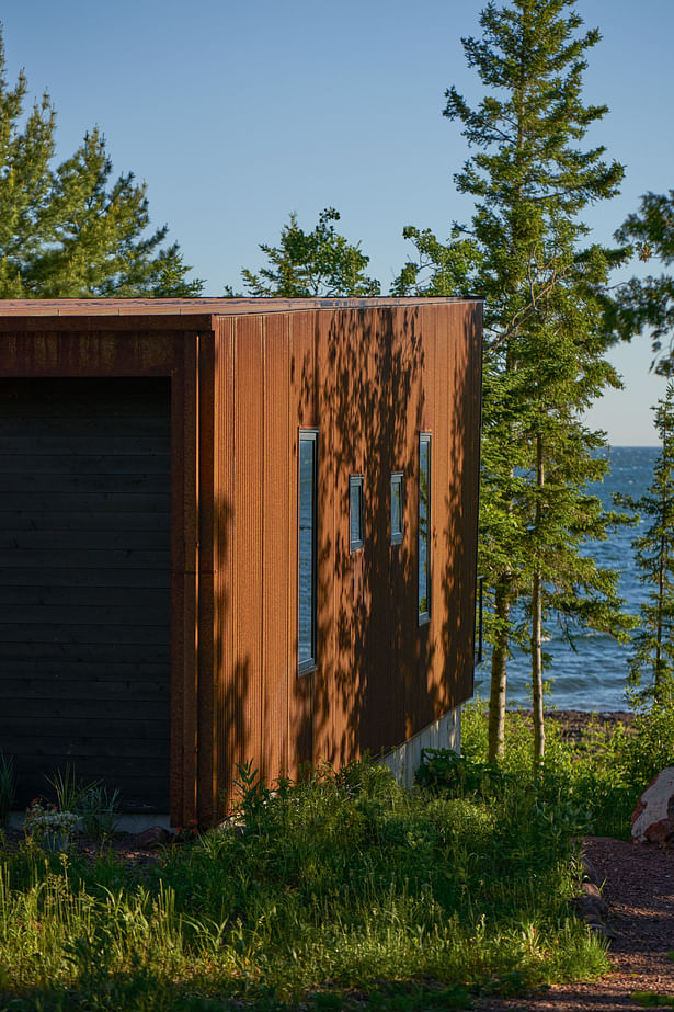 Weathering steel mimics the color of the soil on the site. Photos by Kes Efstathiou