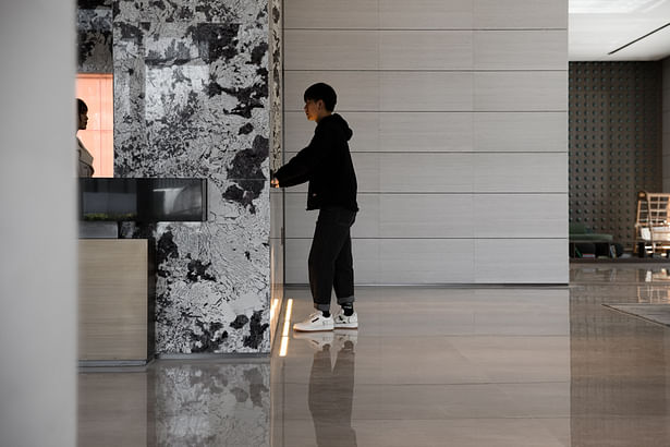 MYP-Design-Zhongzhou-Peninsula-City-Sales-Center-30-Front-Desk