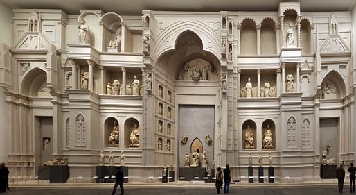 View of the Salone del Paradiso, designed by Adolfo Natalini. Image courtesy of Wikimedia user Sailko.