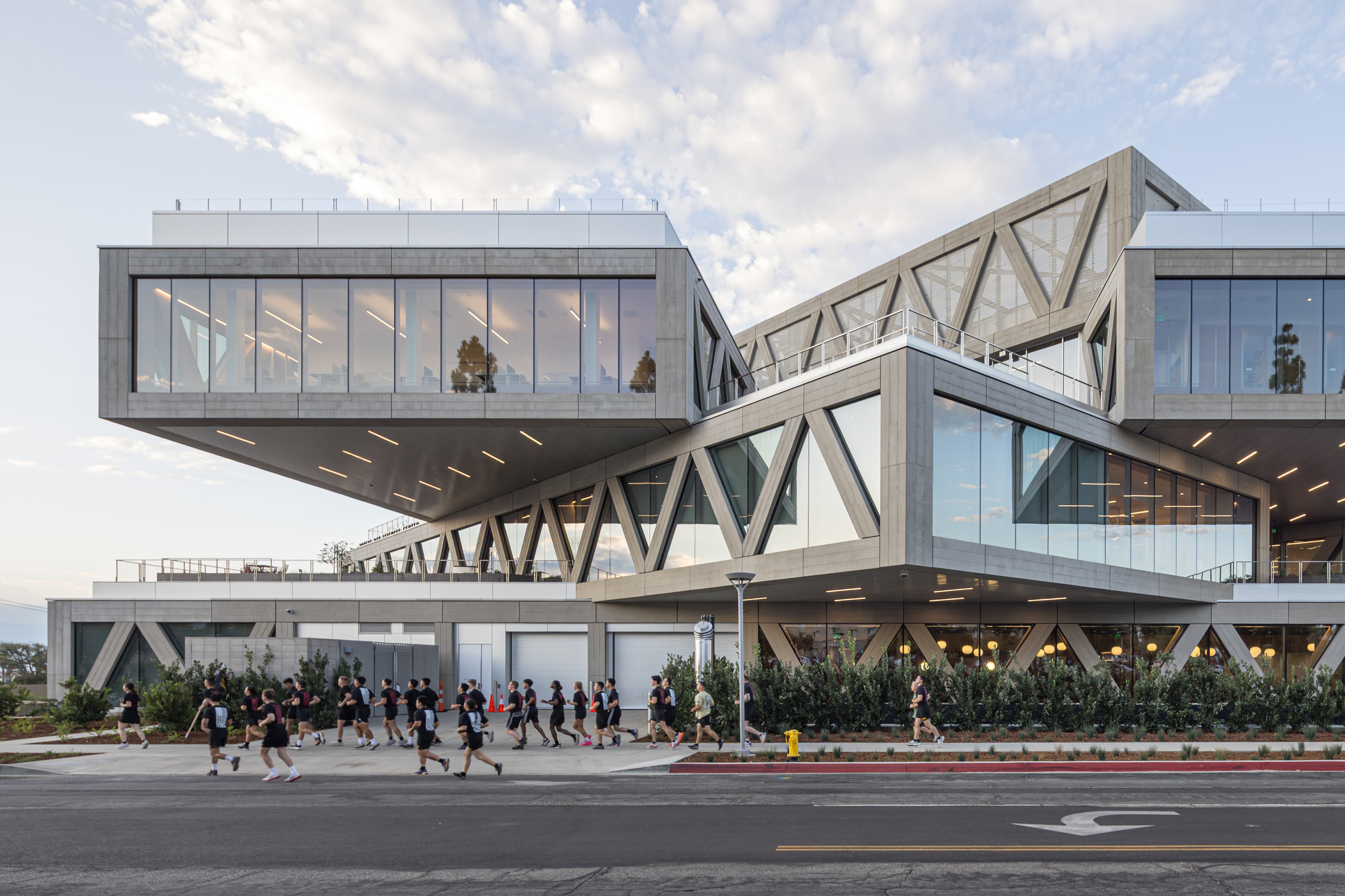 BIG’s rotated-block science center opens at Claremont McKenna College ...
