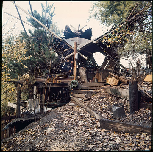 Barry Shapiro, Barry Smith House, 1971, Canyon, California, Barry Shapiro photograph archive, BANC PIC 2016.003-LAN, BOX 2. © The Regents of the University of California, The Bancroft Library, University of California, Berkeley