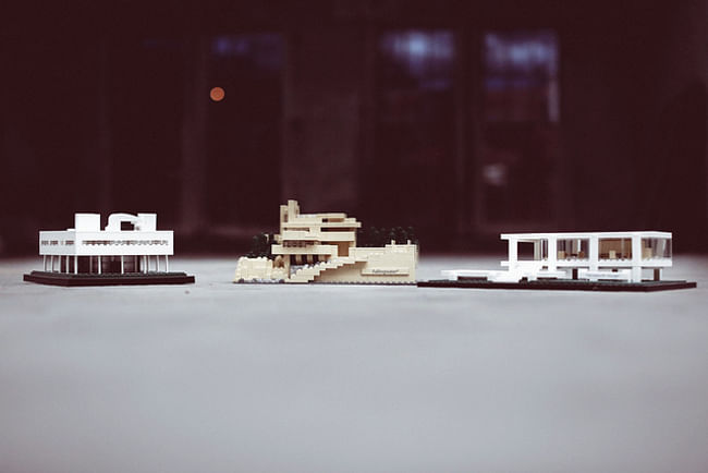 LEGO Architecture Studio features well-known landmarks and other iconic structures like the Villa Savoye, Frank Lloyd Wright's Fallingwater®, and Mies van der Rohe's Farnsworth House. Photo courtesy of Leg Godt.