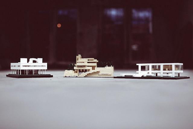 LEGO Architecture Studio features well-known landmarks and other iconic structures like the Villa Savoye, Frank Lloyd Wright's Fallingwater®, and Mies van der Rohe's Farnsworth House. Photo courtesy of Leg Godt.