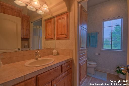 Bathroom 2 (Copyright 2012 San Antonio Board of Realtors)