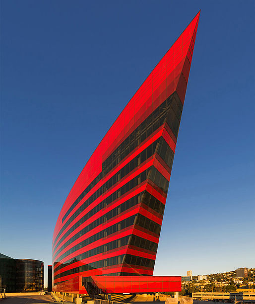 Red Building, Pacific Design Center by Pelli Clarke Pelli Architects. Photo: Jeff Goldberg/Esto.