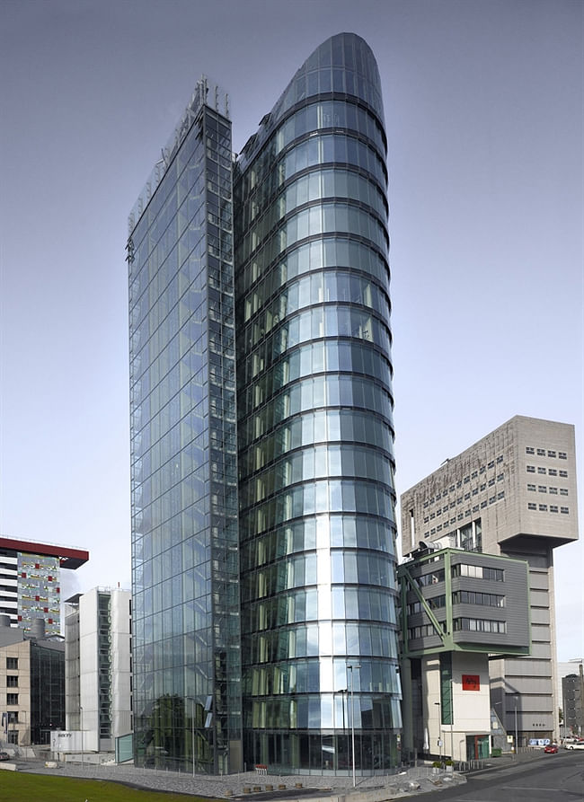 Distinguished Building Honor Award: Sign in Düsseldorf, Germany by JAHN. Photo: Rainer Viertlboeck. Photo: Rainer Viertlböck, Rainer Viertlböck Architekturfotografie.