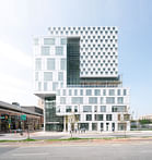 Behnisch Architekten Completes John and Frances Angelos Law Center for the University of Baltimore