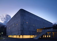 Waseda University Honjo Senior High School Gymnasium: Natural Light Shines on Structural Ingenuity