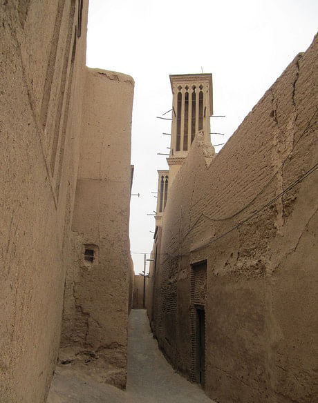 Eine Gasse in Yazd via Samira Ma