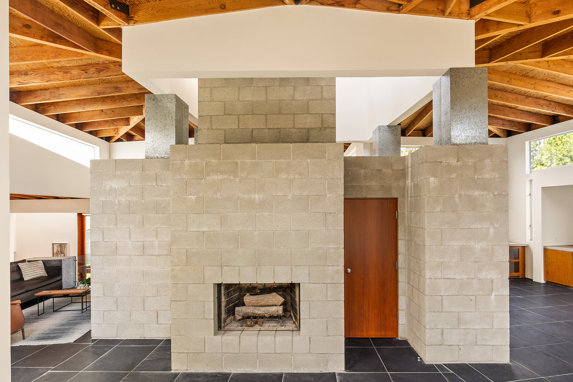 Inside a rare 1980s Frank Gehry home with unique geometries | Gallery ...