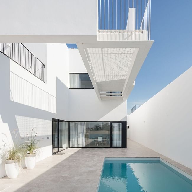 Areia Houses by Associated Architects Partnership (AAP), located in Kihran, KW. Image: Joao Morgado. 