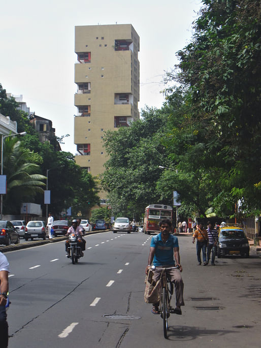 Warden Rd bends leaving Kanchanjunga on axis