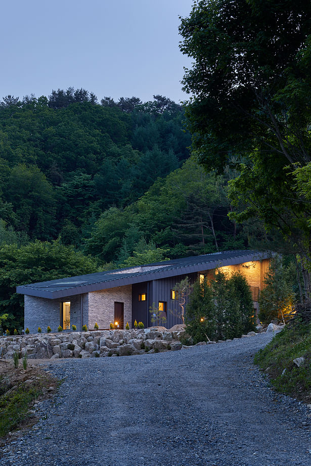Slope House by Studio EON