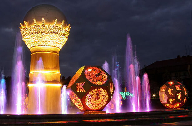 DION was commissioned to enhance the vicinity of the football stadium with a fountain that features branded art installations, creating a visual celebration of the club’s identity and spirit.