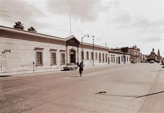 A 1961 photo of the Military Hotel, a former neighboring structure where the project site is. Photo courtesy of CoArq