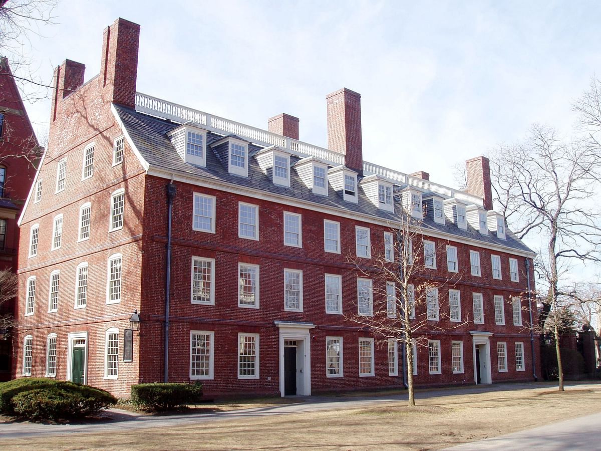 Harvard College to go tuition-free for low-income students