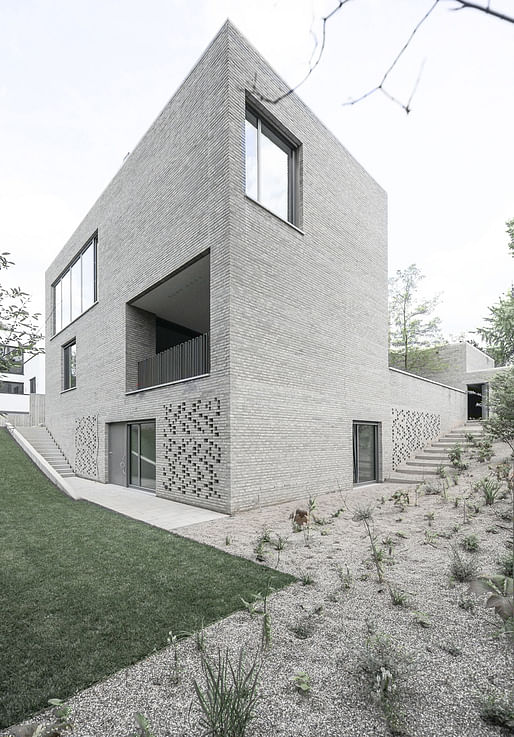 House Z in Frankfurt, Germany by Bayer und Strobel Architekten; Photo: Peter Strobel