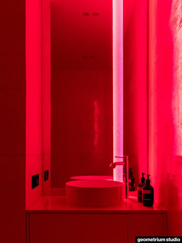 RGB lighting in the bathroom 