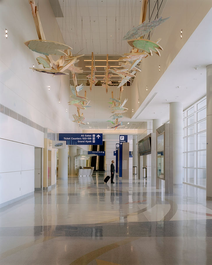 The Dallas/Fort Worth International Airport, Architect: HKS & HNTB © Brad Feinknopf